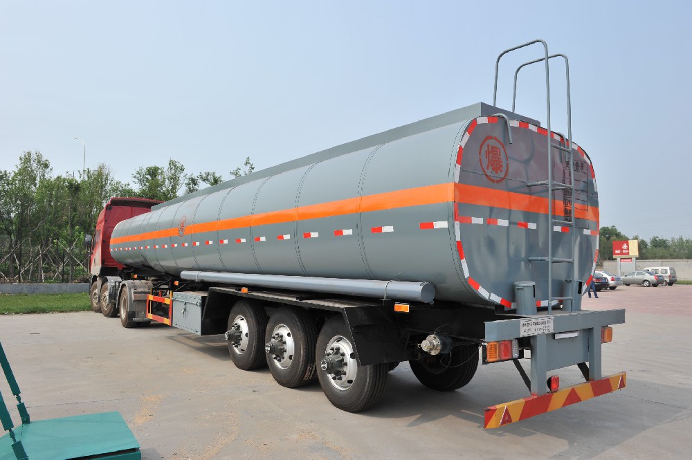 汽车车身维护的优选方案：醇酸防锈磁漆的卓越表现与应用