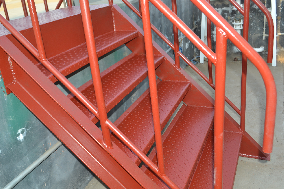 船舶内部换新装：醇酸工业高光磁漆的刷新魅力