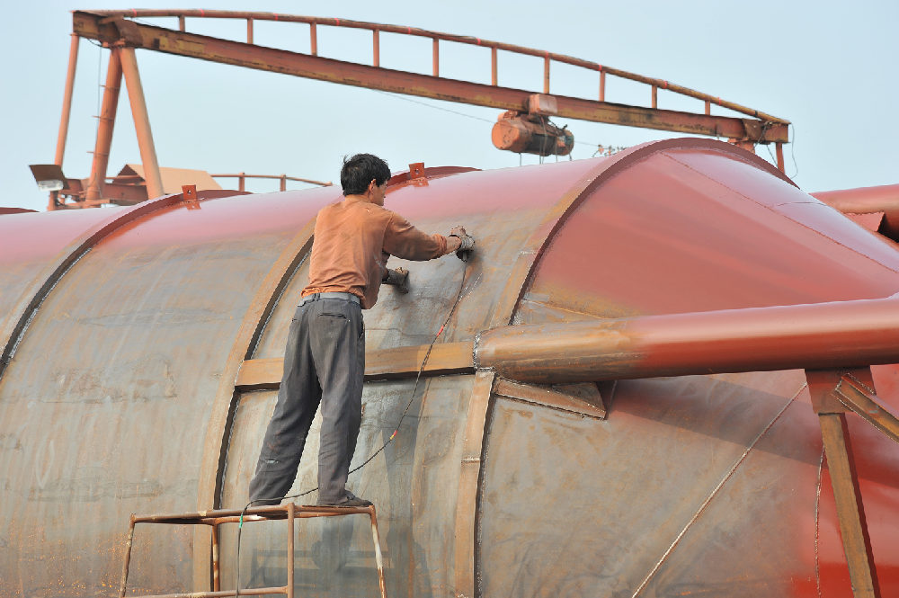 外设施维护新选择：醇酸底漆的护航力量