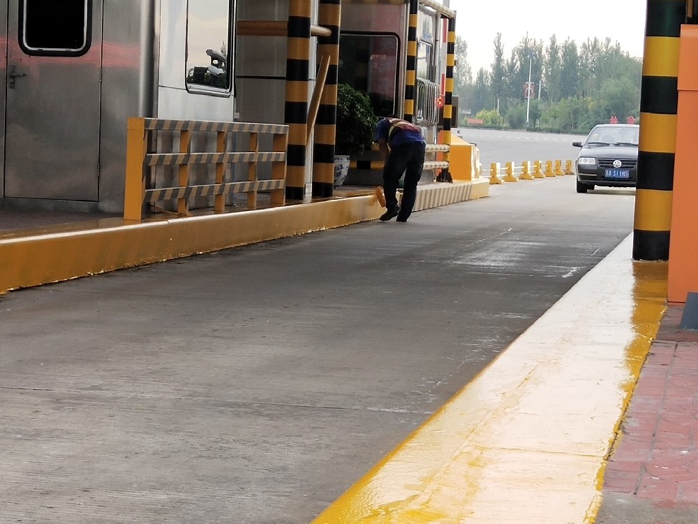 高速公路护栏翻新之。捍妓嶙ㄓ闷灯岬淖吭奖硐