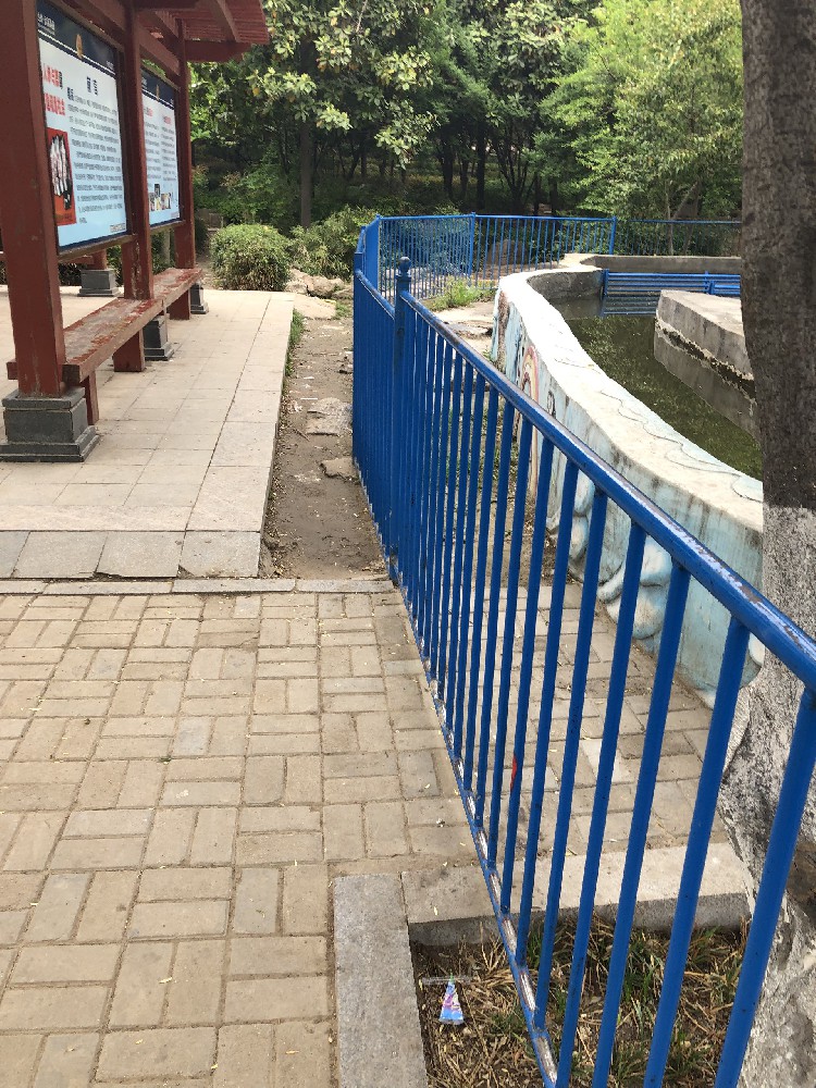 金属护栏刷新维护新方案：醇酸底漆，打造坚固耐用基础