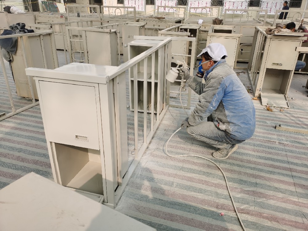 教学设备刷新维护新方案：醇酸调和漆，打造持久亮丽的学习环境