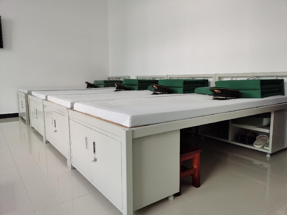 校园焕新颜，醇酸防锈磁漆助力学校刷新维护