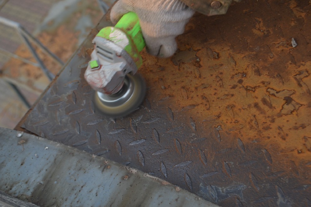 船舶内部维护新选择，k8凯发醇酸外用磁漆打造持久保护