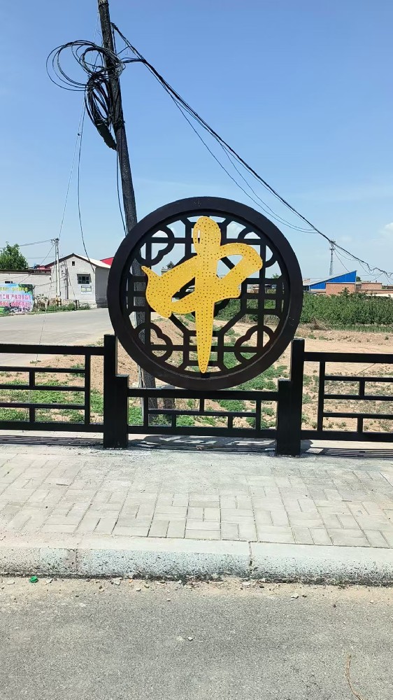 铁艺新颜，持久守护：揭秘适合喷涂铁的醇酸磁漆魅力